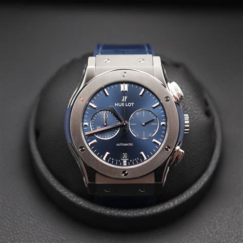 Hublot Classic Fusion 42 Blue Sunburst .